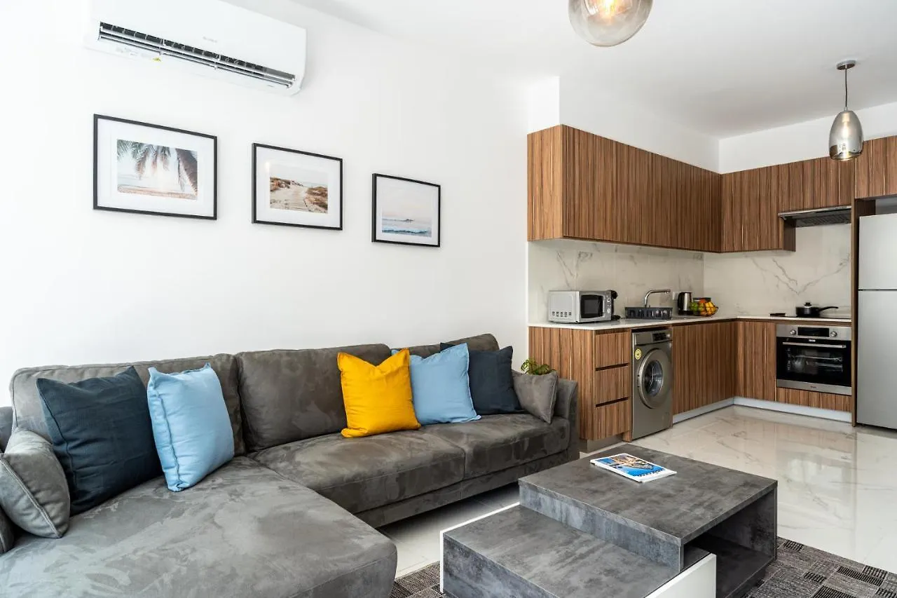 Miles 2-Bedroom Apt In Livadia Livadhia